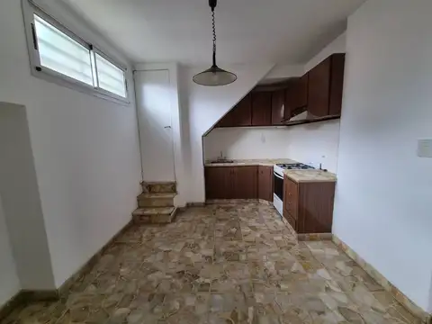 Depto Tipo Casa en Alquiler de 3 ambientes