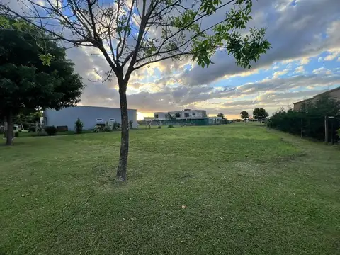 Terreno en Venta en Countries y Barrios Cerrados en Pilar, USD 18.000