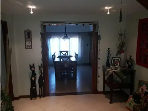 Casa 5 ambientes con 3 baños