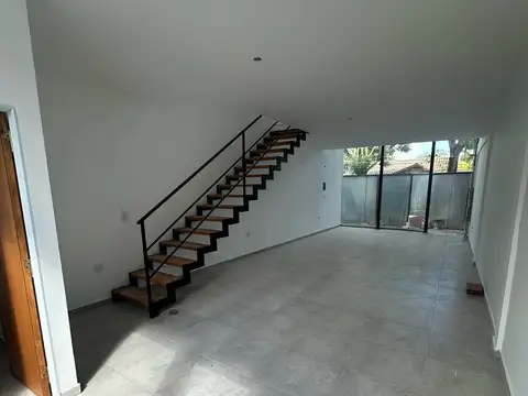 Local en City Bell 473 bis e/ diag 3 y 14a