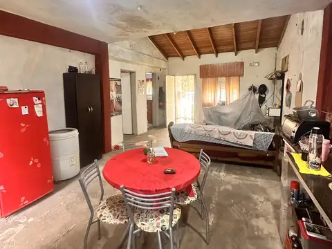Casa 3 ambientes con 1 baño