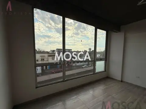 Oficina en Alquiler al Este