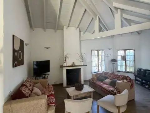 Casa en Banco Provincia 2 lotes 1000m2