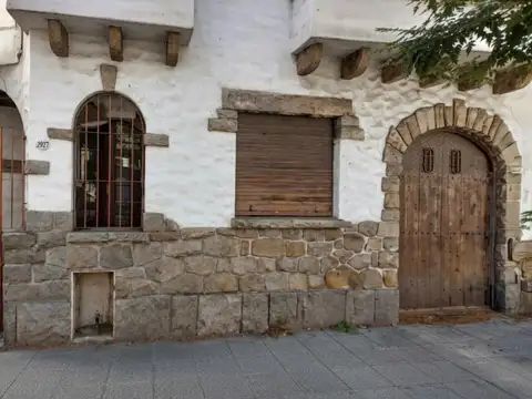 CASA 6 AMBIENTES- PLAZA MITRE