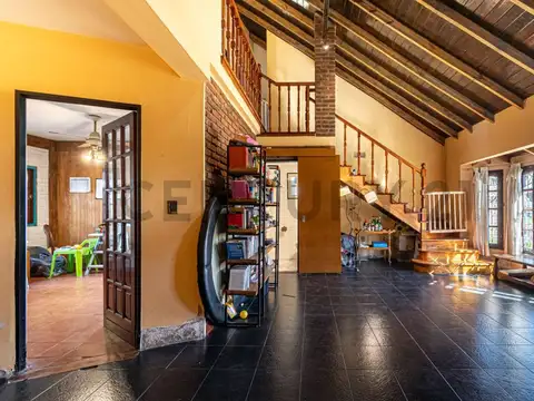 CASA EN VENTA 4 AMBIENTES – CASTELAR NORTE