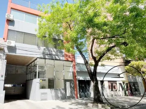 Venta oficina en Abasto, posibilidad de cochera, permuta, financiación