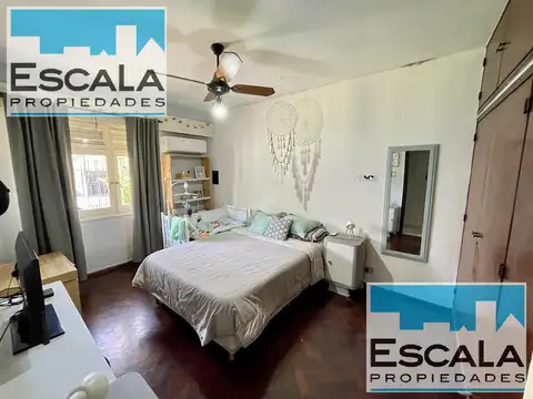 CASA DE 3 DORMITORIOS CON COCHERA EN VENTA ALBERDI