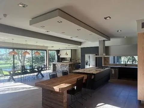 Casa en Alquiler de 4 dormitorios