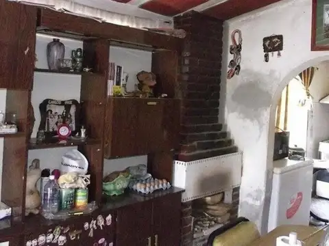 Casa 5 ambientes con 2 baños