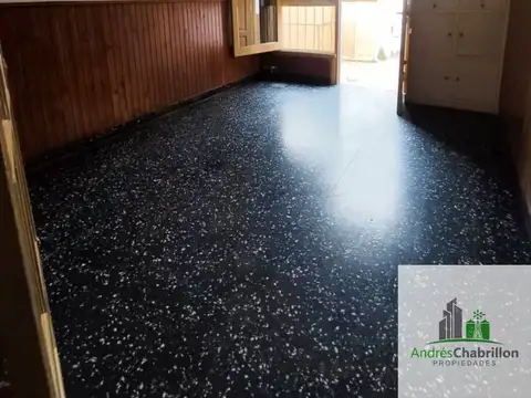 Casa en Alquiler con 1 cochera