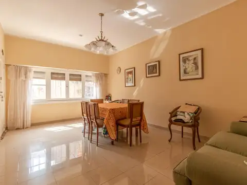 Depto Tipo Casa en Venta 50 años