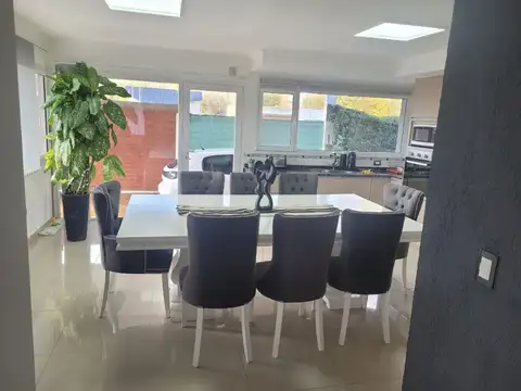 Casa en Venta en Plottier, USD 330.000
