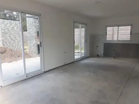 Casa 3 ambientes con 1 baño