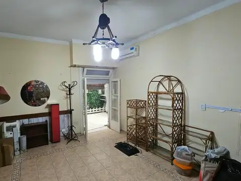 Departamento tipo casa, 2 ambientes planta baja con patio