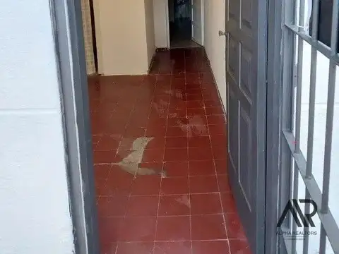 Casa 2 ambientes con 2 baños