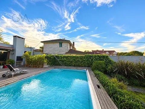 Casa 7 ambientes con 4 baños