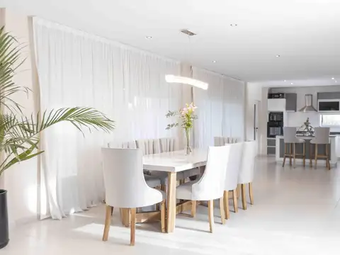 Venta Casa en el Principado Canning