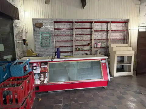 LOCAL COMERCIAL VENTA EN ESQUINA SOBRE RUTA 4