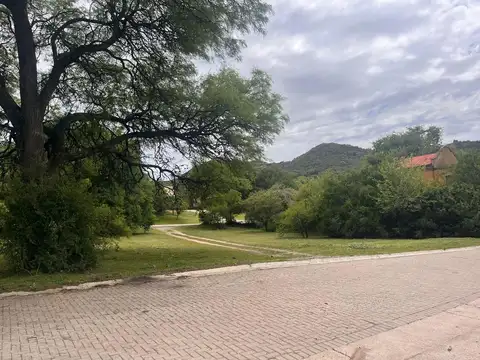 Lote en venta en el Country El Potrerillo de Larreta