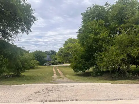 Lote en venta en el Country El Potrerillo de Larreta