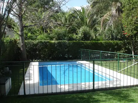 Casa 5 ambientes con 1 baño