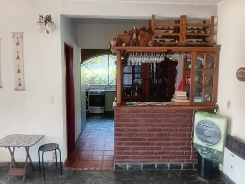 Casa reciclada estilo campo, muy  buen estado y mínimas expensas