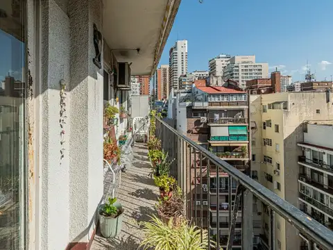 VENTA. DEPARTAMENTO DE 3 AMBIENTES. PISO ALTO. BALCON CORRIDO. BARRANCAS DE BELGRANO