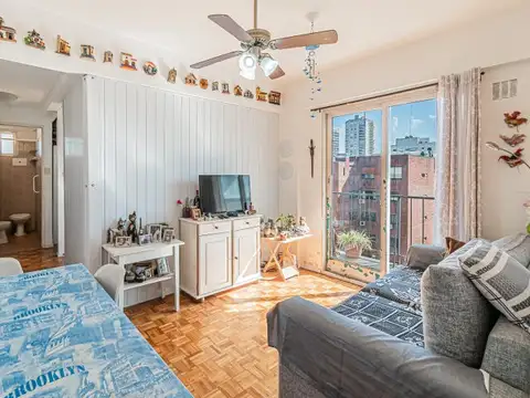 VENTA. DEPARTAMENTO DE 3 AMBIENTES. PISO ALTO. BALCON CORRIDO. BARRANCAS DE BELGRANO