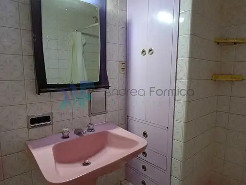 VENTA CASA QUILMES CON COCHERA Y JARDIN