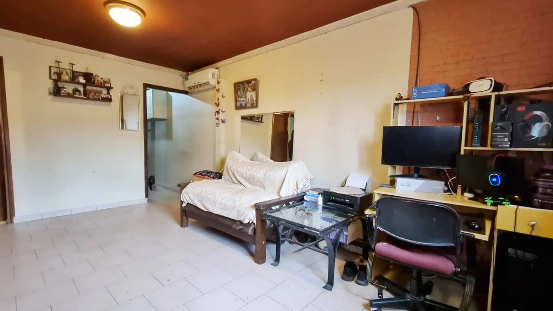 Casa 3 ambientes con patio- Dante Alighieri bis y Juan A. Peña