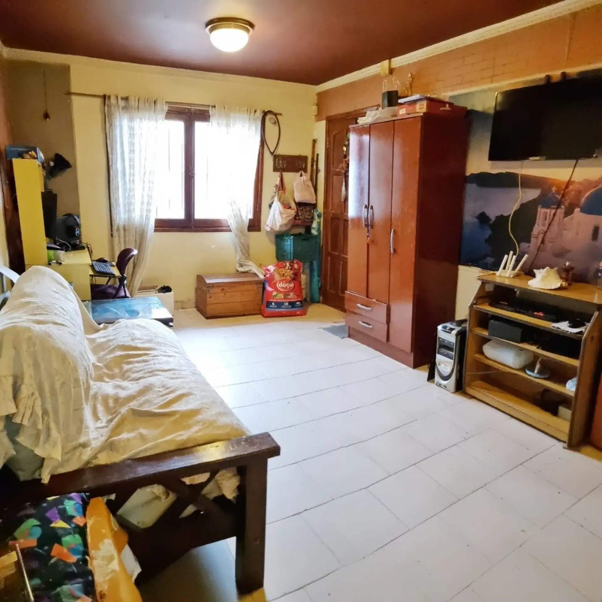 Casa 3 ambientes con patio- Dante Alighieri bis y Juan A. Peña