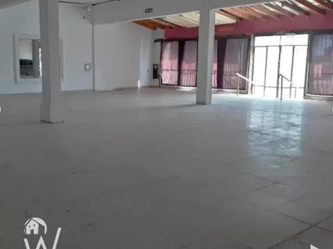 VENDO o PERMUTO. LOCAL en la COSTANERA