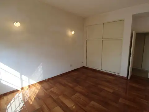 OPORTUNIDAD VENTA 2 AMBIENTES GRANDE CENTRICO ESCUCHA OFERTA