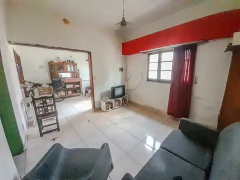 Casa 4 ambientes con 1 baño