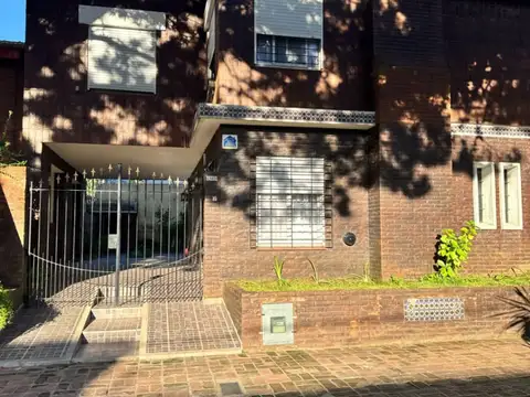 CASA EN PH DE 4 AMBIENTES Y 3 BAÑOS EXCELENTE ZONA DE SAN BERNARDO