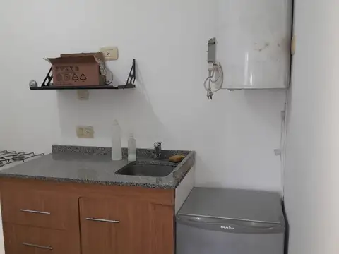 Excelente Oficina en alquiler en Tribunales al frente con balcon