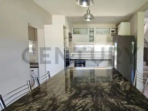Hermosa casa de dos plantas en Barrio Privado Haras Santa Maria El Molino Norte