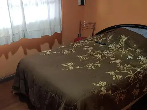 Casa de estilo con muy buenos detalles, con sesión de Plan P