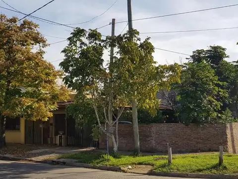 Casa en Venta con 4 cocheras