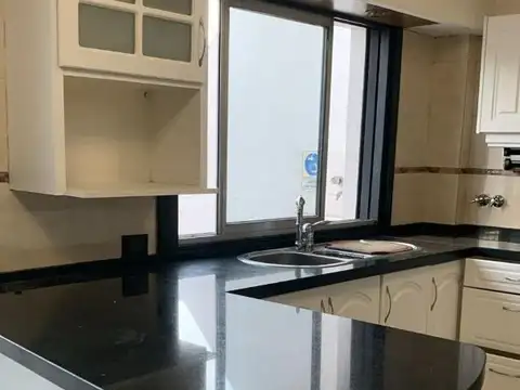 E Zeballos 500, Piso 1°