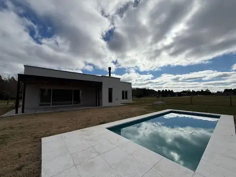 Casa 4 ambientes con 3 baños