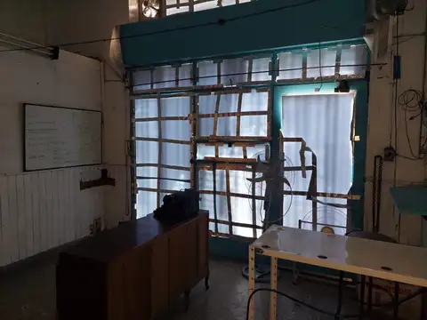 Local en Venta Via Púb.