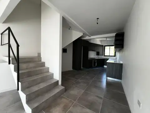 Casa 3 ambientes con 2 baños