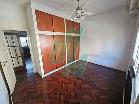 EXCELENTE DEPARTAMENTO CON TERRAZA PROPIA - SIN EXPENSAS