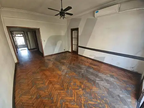 Depto Tipo Casa en Venta 75 años