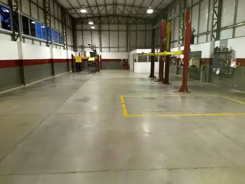 Propiedad única con local, oficina, y galpones todo AAA, en ingreso a Venado Tuerto