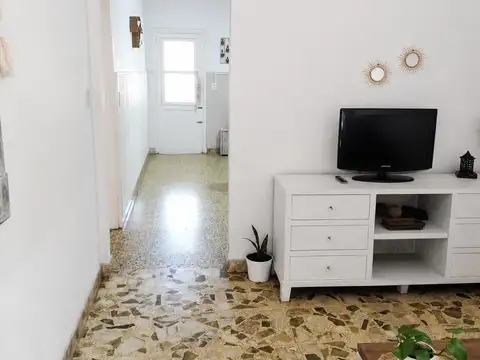 Casa 7 ambientes con 2 baños