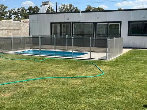 SE VENDE QUINTA EN AREA 158 ZONA RESIDENCIAL V. M.