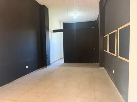 Local en Alquiler en José Clemente Paz, $ 800.000