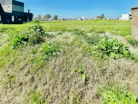 VENDE TERRENO EN LAGOS DE CANNING II
